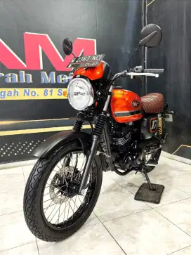 Kawasaki W175 Cafe series Reg 2022 orange slow on going