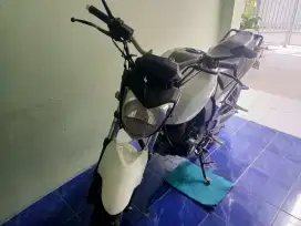 Jual Motor yamaha Byson Putih