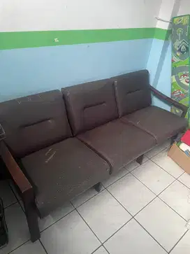 1 set sofa beserta meja