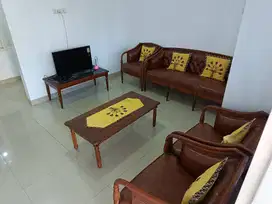 Di sewakan rumah full furniture (dlm komp. prumahan)Belakang lap.Golf
