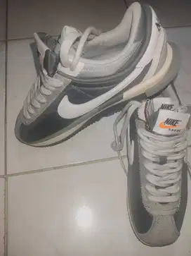 Sepatu cortez x sacai