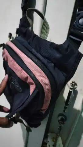 Tas selempang KALIBRE