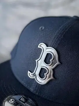 Snapback New Era - Boston Baseball Metal Emblem