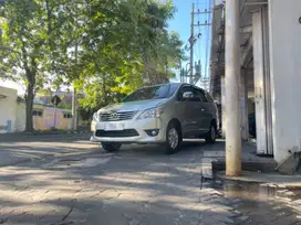 Toyota Kijang Innova 2.0 G Bensin AT Matic 2012