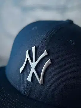 Snapback New Era - New York Yankees Metal Emblem