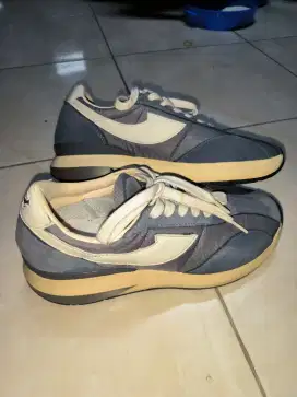 Sepatu Compass Velocity size 42 v.1 Grey Nobox