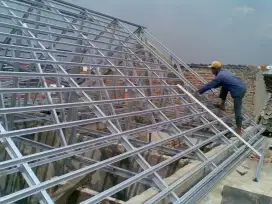 Pemasangan baja ringan dan renovasi atap