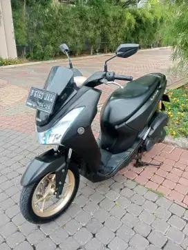 Yamaha Lexi 125 Type S Hitam Doff