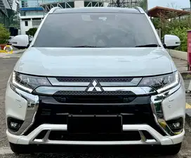 MITSUBISHI OUTLANDER PHEV 4WD AT TAHUN 2021
