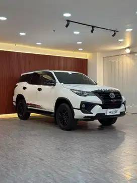 Toyota Fortuner 2.4 VRZ TRD 2020 KM LOW