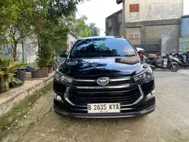 TOYOTA INNOVA VENTURER 2019 HITAM