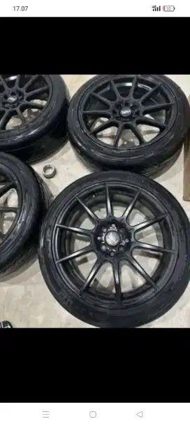 Velg HSR pemakaian mobilio