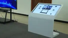 lcd digital signage L-shape horizontal touch Screen White LG panel
