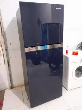 Kulkas 2 Pintu Semi Jumbo . Second . Bergaransi