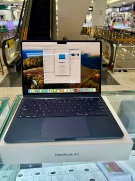 Macbook Air M2 MLY33 Midnight 8/256GB iBox ID/A BH 95% Garansi April26