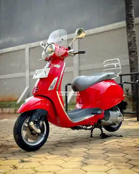 JUAL MURAH VESPA PRIMAVERA 150 iGET 3V 2014 MULUS