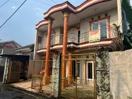 DISEWAKAN RUMAH LUAS,NYAMAN, DAN STRATEGIS  DI JATIWARINGIN