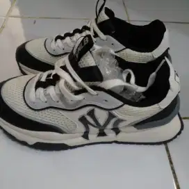 Sepatu MLB size 40