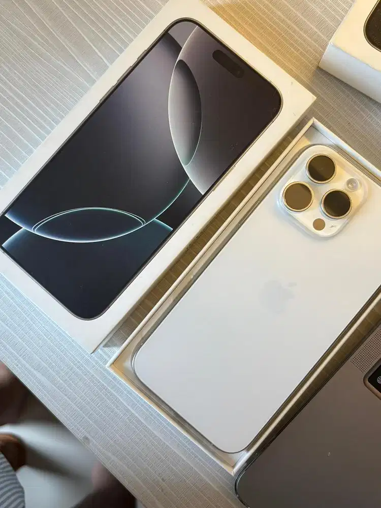 iPhone 16 promax White 256gb