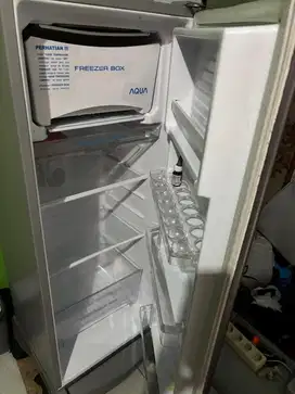 Kulkas merek aqua 1 pintu