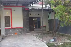 Rumah disewakan Cluster 1 pintu Samping Kampus UVRI Bukit Baruga