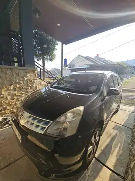 Nissan Grand Livina XV 1.8 HWS AT 2010