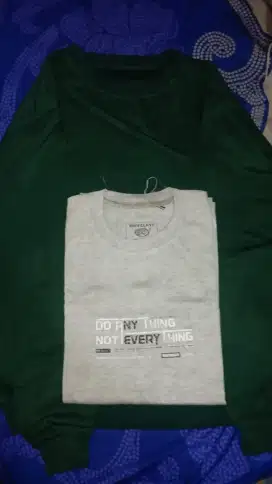 jual crewneck(CN) size L, gratis baju kaos size L