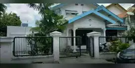 DISEWAKAN RUMAH DUKUH KUPANG TIMUR - HOOK - KOSONGAN