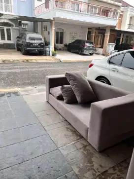 Layanan jasa cuci sofa, kasur, karpet, poles lantai dan vinyl