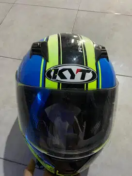 DIJUAL HELM KYT R10