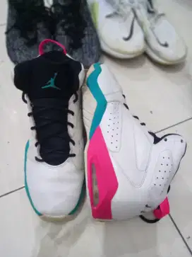 Sepatu Basket Nike Jordan size 45