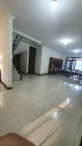 DIJUAL CEPAT RUMAH LUAS KAWASAN ELITE SERTADUTA