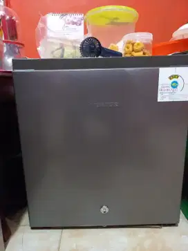 KULKAS MINIBAR HISENSE