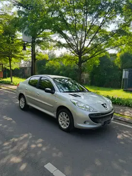 PEUGEOT 207 AT SEDAN 2011 LANGKA LIKE NEW