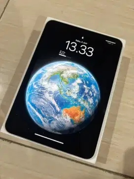 Ipad Mini 6 
Light grey