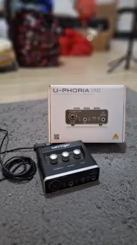 Dijual soundcard Behringer U-Phoria UM 2