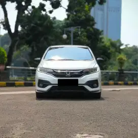 HONDA JAZZ RS 1.5 CVT 2019 TERAWAT & SIAP PAKAI!