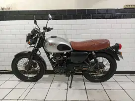 Kawasaki W175 tahun 2018 orisinil bagus mesin halus