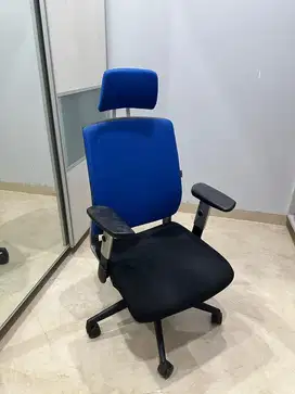 Kursi Kantor Informa Korea Style bekas