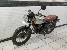 Kawasaki W175 tahun 2018 cakep siap gas