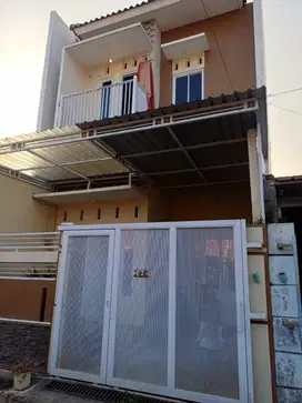 Rumah lantai 2 nyaman dan siap huni