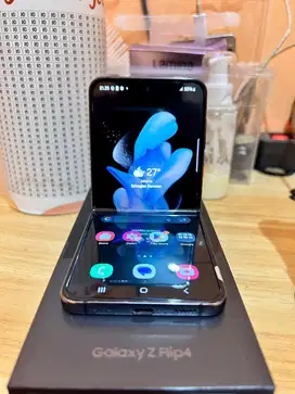 Samsung Flip 4 8/256 Graphite SEIN