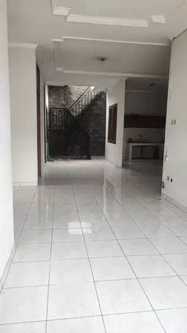 Rumah Nyaman Terawat Murah di Taman Kopo Indah Bandung