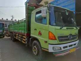 Km 125rb Hino Lohan Tronton 2014 Tgn1 L Orisinil Cat Simpanan