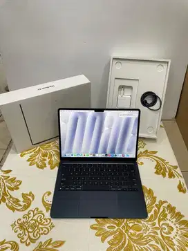 Macbook Air 13 inch M2 16GB 256GB Second Mulus Resmi Ibox