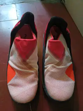 Di jual sepatu Nike kasual size 44