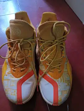 Di jual sepatu basket anta 361 size 43