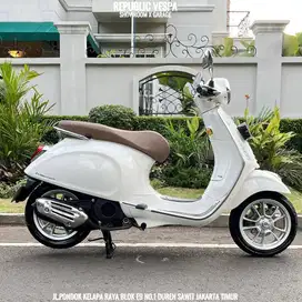 PIAGGIO PRIMAVERA 150 IGET ABS Tahun 2022 WARNA PUTIH FAVOURITE