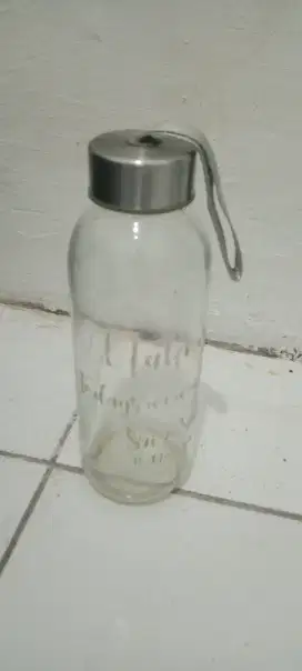 Botol minum kaca
