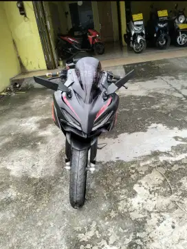 CBR 150 R thun  2022